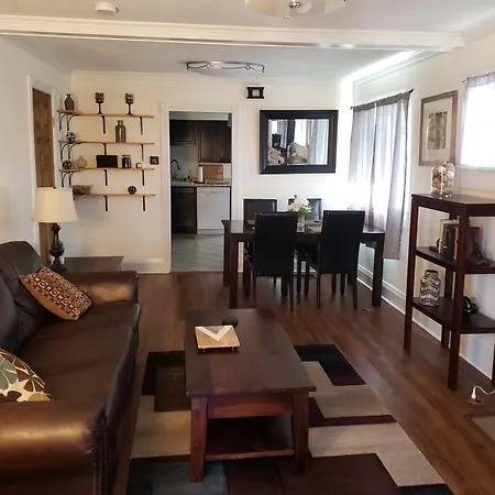 Beautiful 1922 Condo